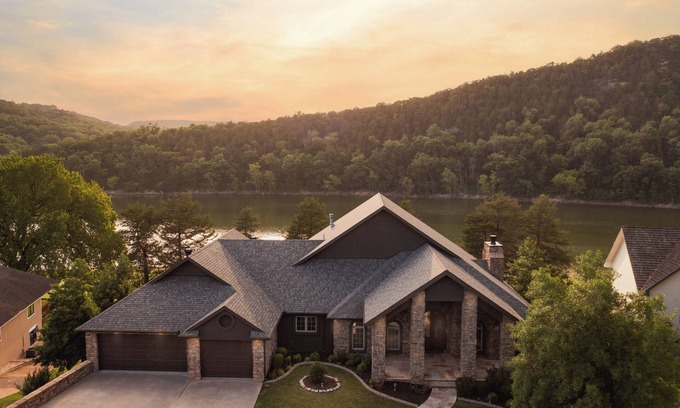 Eureka Springs Casa | The Lakeside Stay