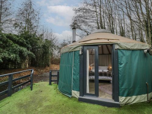 Beckford Casa | The Lakeside Yurt