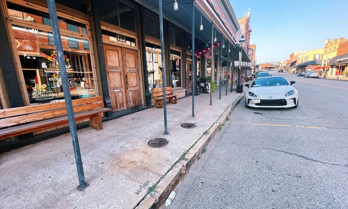 Van Buren Apartamento | The Landing at Main Street Suites: Cozy apartment in downtown Van Buren, AR