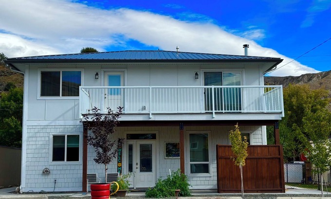 Ashcroft Casa | The Laneway: a lovely home in the Village featuring spacious rooms & easy access