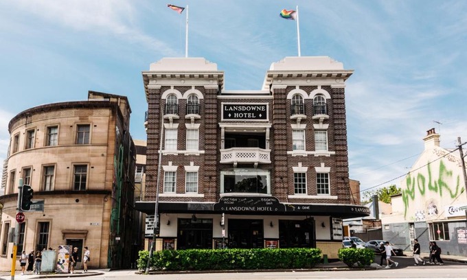 Chippendale Hostal | The Lansdowne Hotel