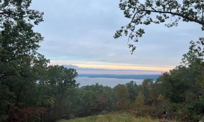 Elizabeth Cabaña | The Lark Haus: Luxury Home with stunning lake view