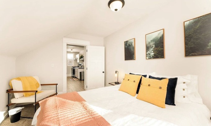 Great Falls Casa | The Lark’s Nest - A Gem in a Tranquil Neighborhood