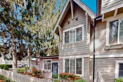 Education Hill Casa | The Last House On The Left