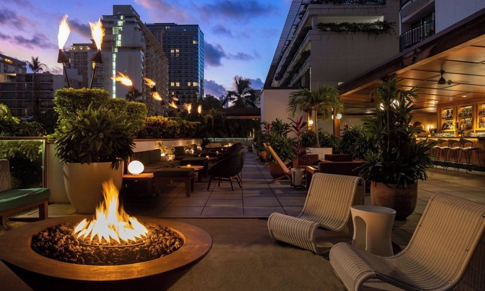 Waikiki Hotel | The Laylow Waikiki, Autograph Collection