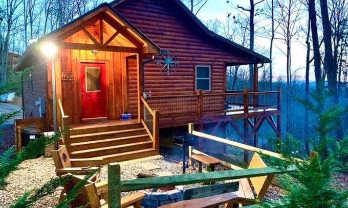 Murphy Cabina | The Lazy Bear Cabin. Beautiful Views, Rest & Adventure!
