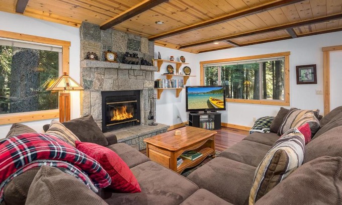 Tahoma Casa | The Lazy Bear Lodge