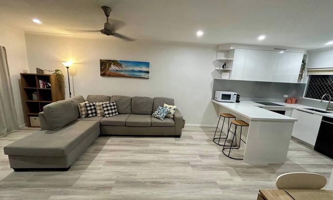 Trinity Beach Casa | The Lazy Break at Trinity 400m from the beach with great of bars and restaurants