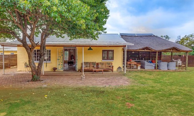 Magaliesberg Casa | THE LAZY LAPA