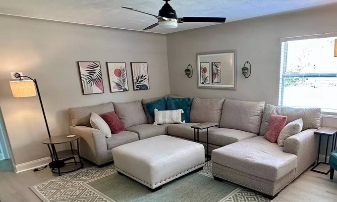 St. Petersburg - Clearwater Casa | The Lazy Lizard~Fun Cozy Cottage