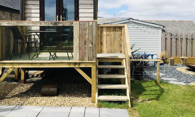 Ilfracombe Cabina | The Lazy Mare - Glamping with a View!