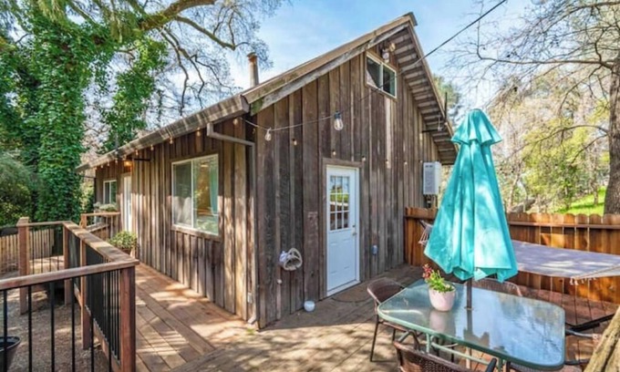 Auburn Casa | The Leafy Lodge- Pets ok