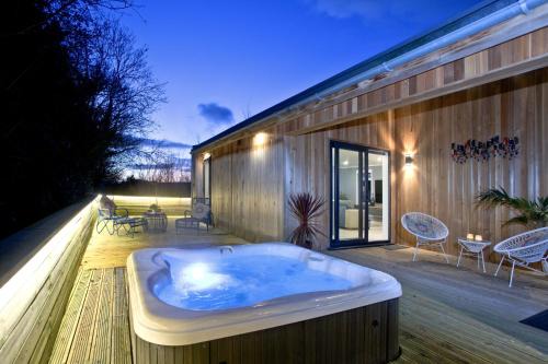 Cheddar Chalet De Esquí | The Levels, Strawberryfield Park, Cheddar
