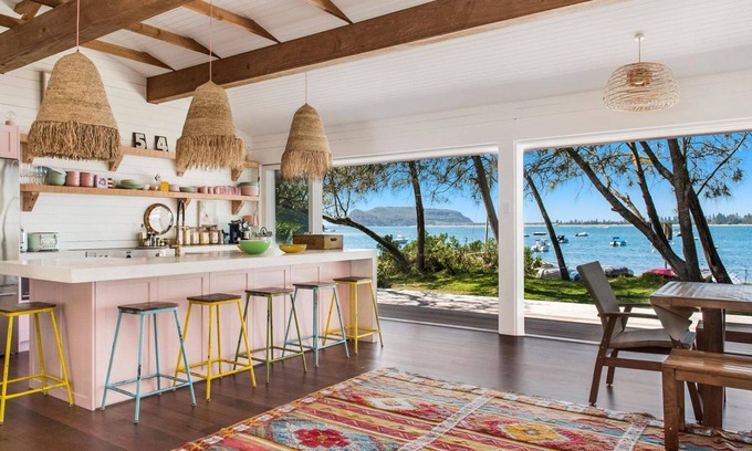 Great Mackerel Beach Casa | THE LIGHTHOUSE by Palm Beach Holiday Rentals