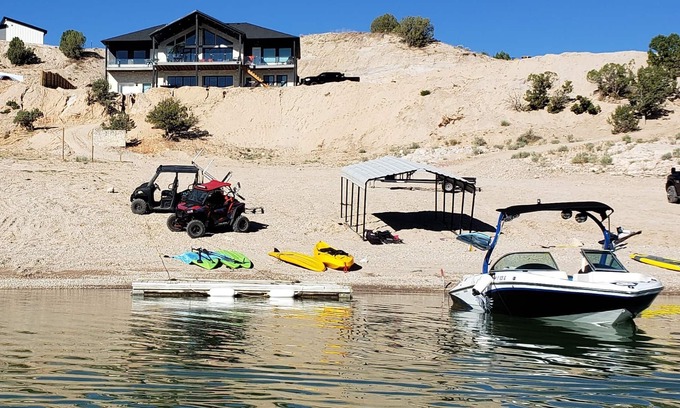 Levan Casa | The Lighthouse ON YUBA Lake front private beach boat dock 5 acre 17 beds 6 baths