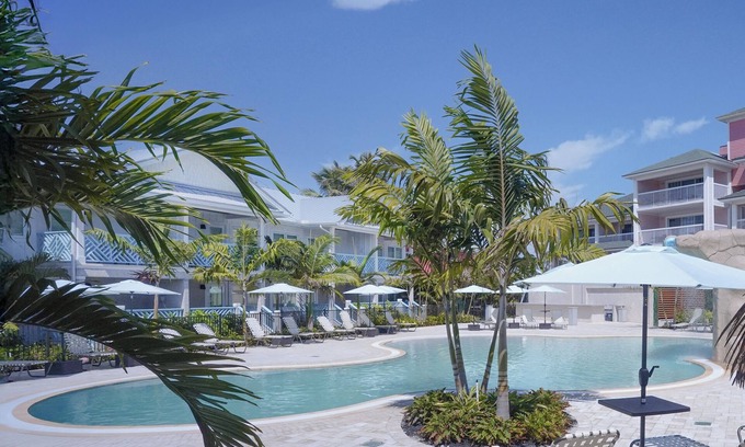 Fort Myers Beach Hotel | The Lighthouse Resort Inn & Suites