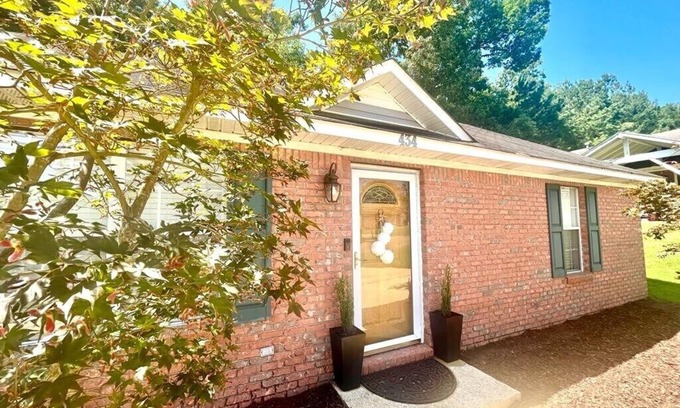 Oxford Casa | The Lila, 2BR Pet-Friendly by Velvet Ditch Villas