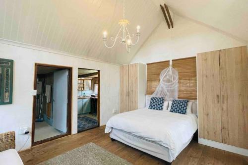 Harkerville Apartamento | The Lily Pad - Tiny Farm Cabin