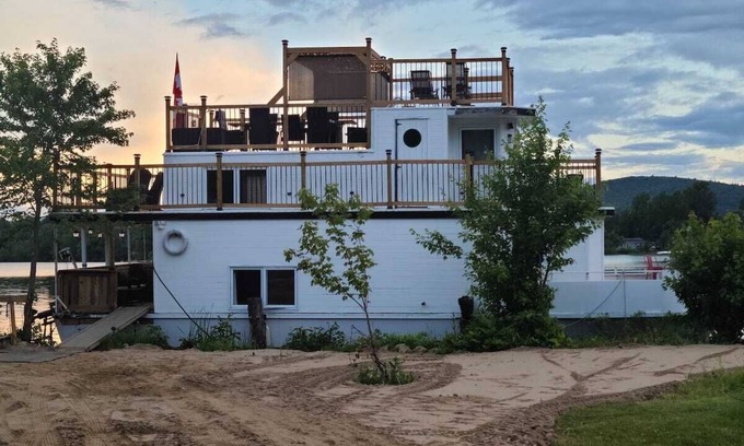 Barry's Bay Alquiler De Eote | The Lily Pad Vacation Rentals