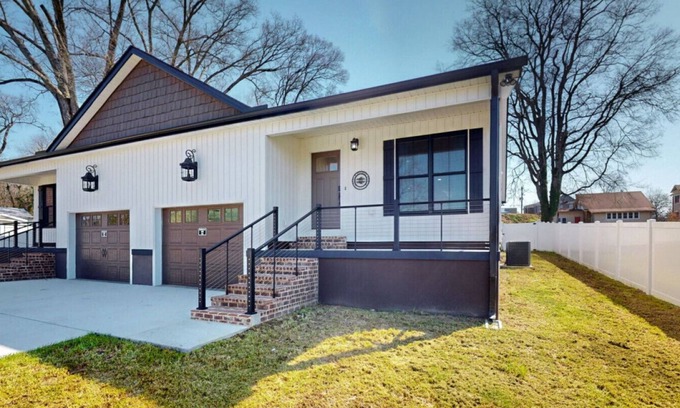 Fayetteville Casa | The Lincoln | Downtown Dreamin'