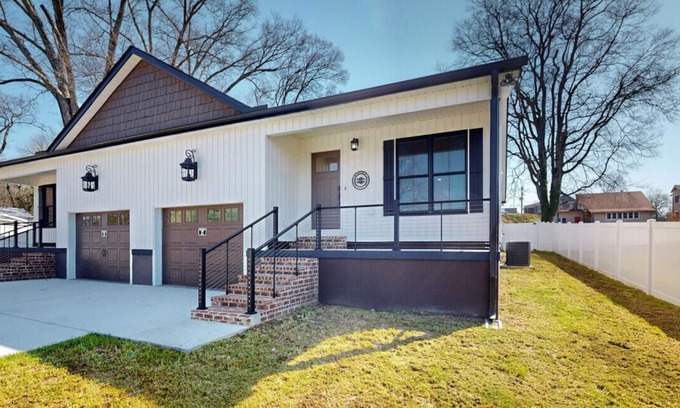 Fayetteville Casa | The Lincoln | Downtown Dreamin'