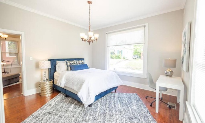 Midtown Casa | The Linden House - Contemporary & Spacious Home in Heart of Midtown Memphis!