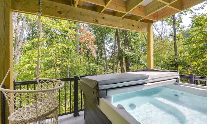 The Galena Territory Casa | The Linden; New construction Galena Retreat w/ hot tub & pool table