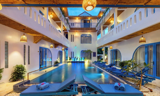 Cam An Hotel | The Linh Coastline Villa