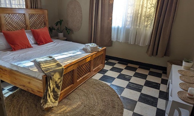 Moshi Casa | The Lion King Homestay