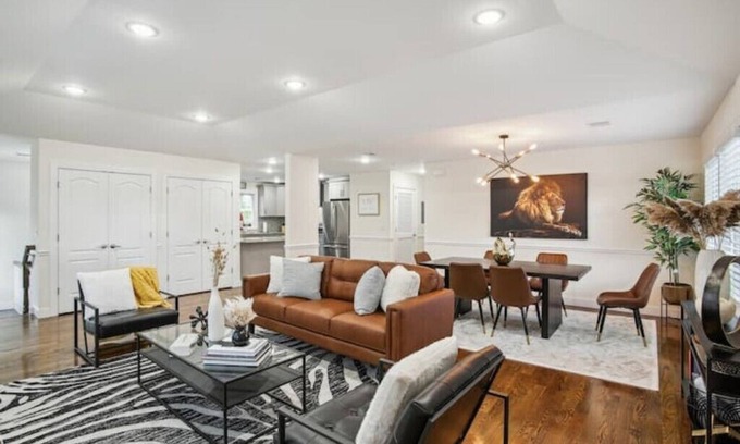 Kearny Apartamento | The Lions Den Luxury 3-Bedroom Oasis + Patio
