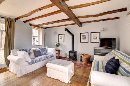 Field Dalling Casa | The Little Barn