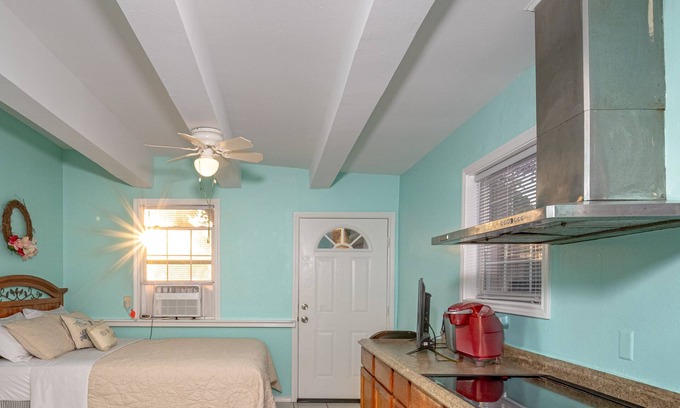 Flour Bluff Casa | The Little Coconut Cottage