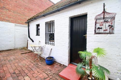 Seaford Casa | The Little Cottage By Air Premier