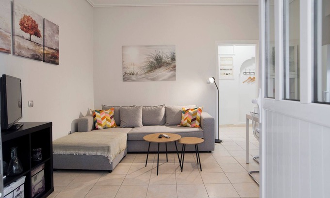 Moschato-Tavros Apartamento | The Little House at Moschato 1BR, WiFi, A/C