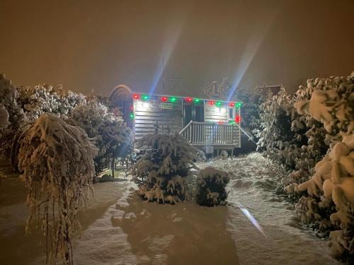Newark upon Trent Cabina | The Little John Petite Cosy Log Cabin - Sleeps 2, great for romantic breaks, couples, single guests, near Sherwood Forest at Fairview Farm, Nottingham set in 88 acres