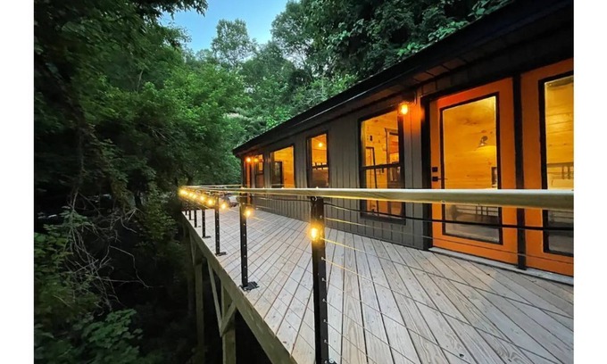 Smithville Cabina | The Little Lake House at Center Hill Lake.