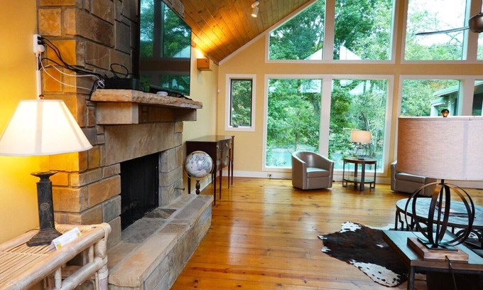Wilburn Villa | Inigualable casa de vacaciones de lujo en Little Red River