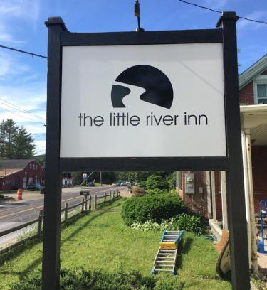Stowe Area Cama Y Desayuno | The Little River Inn