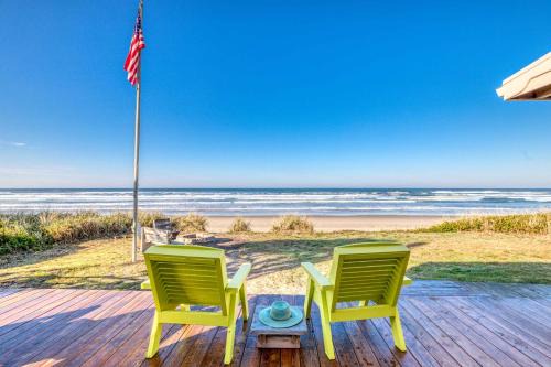 Rockaway Beach Casa | The Little Sand Castle - Meredith Lodging