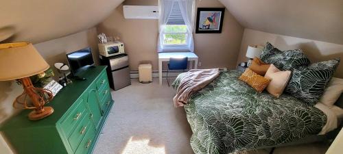 New Bedford Casa | The Little Swan Retreat