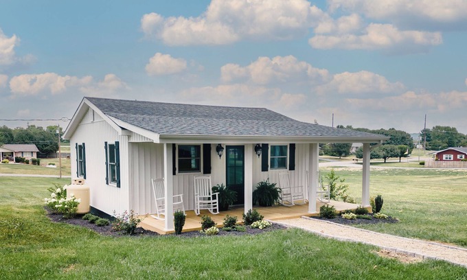 Tusculum Casa | The Little White Cottage - Tusculum, TN 2 bed, 1 bath home