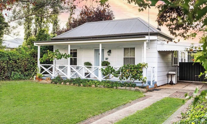 Central Mudgee Cabaña | The Little White Cottage Country Elegance Near CBD
