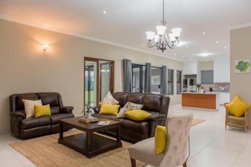 Hilton Casa | The Living Collective - The Gates