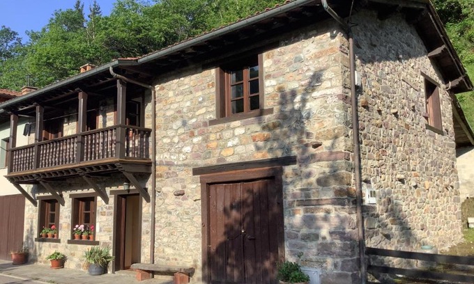 Los Tojos Casa | The living mountain - SAJA - CASONA RURAL