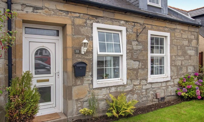 Troon Cabaña | The Loans Inn Cottage