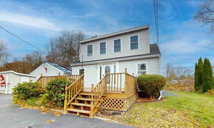 Wells Casa | The Lobster Claw