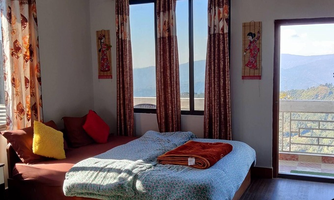Darjeeling Cama Y Desayuno | The Local Tribe Homestay Cafe & Hostel