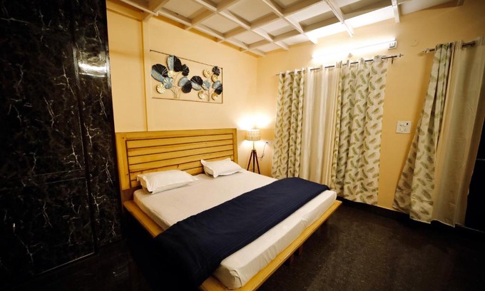 Bullawala Casa | The Location, A Penthouse