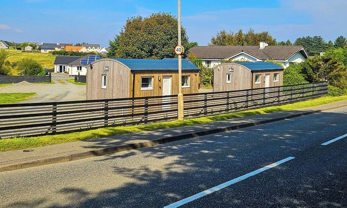 Isle of Lewis Cabaña | The location on the outskirts of Stornoway is brilliant.