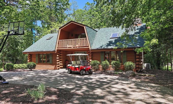 Fontana Casa | The Lodge at Geneva Lake |Golf Cart |Impressive Log Cabin |Deck |Abbey Springs Resort |Beach |Pools